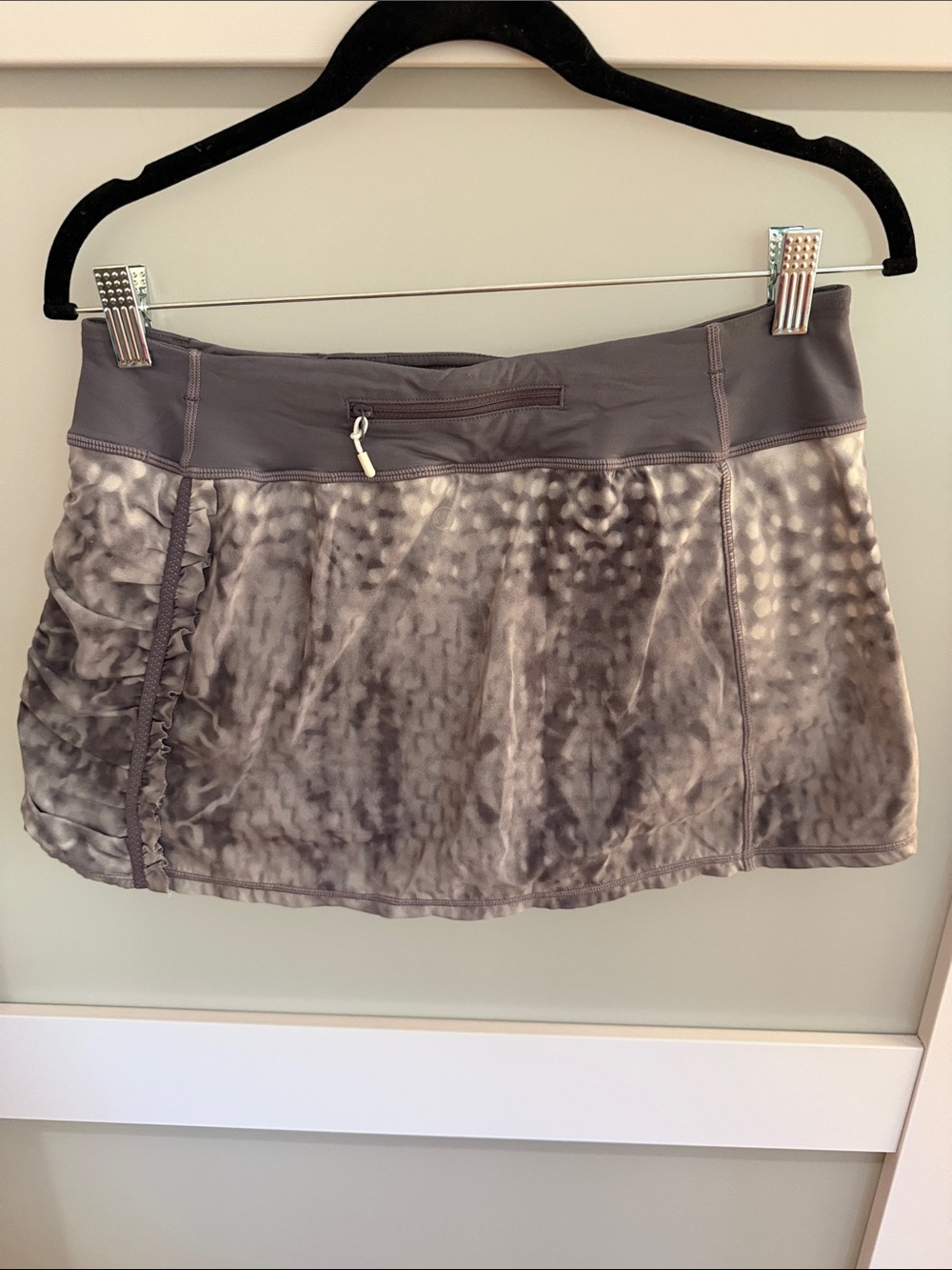 Lululemon - 6 - Snowy Owl - Tennis Skort